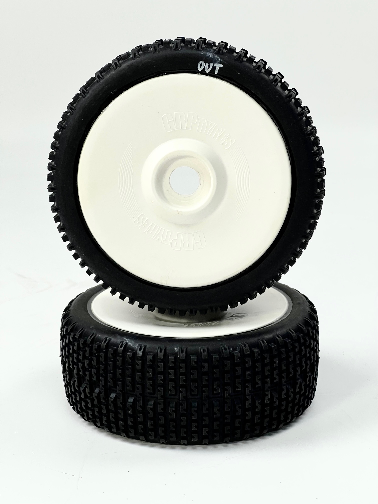 GW90-P3 GRP Offroad Reifen 1:6 medium 180mm verklebt auf Disk Felge 24mm 6-kt GW90-P3 GRP Offroad Reifen 1:6 medium 180mm verklebt auf Disk Felge 24mm 6-kt