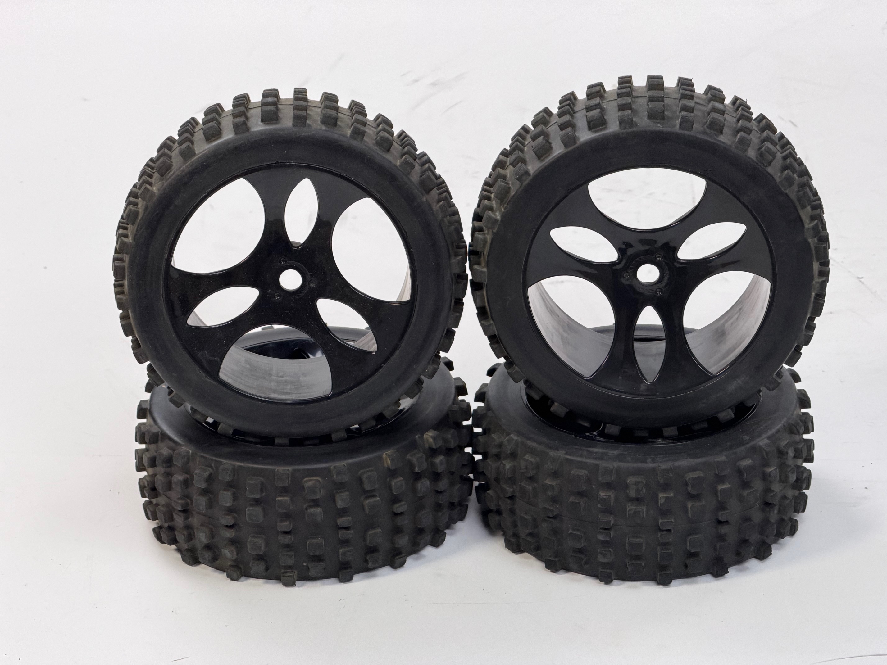 500900095/01 Carson 1:5 Reifen-/Felgen Set Dirt Attack gebraucht, 2 Paar