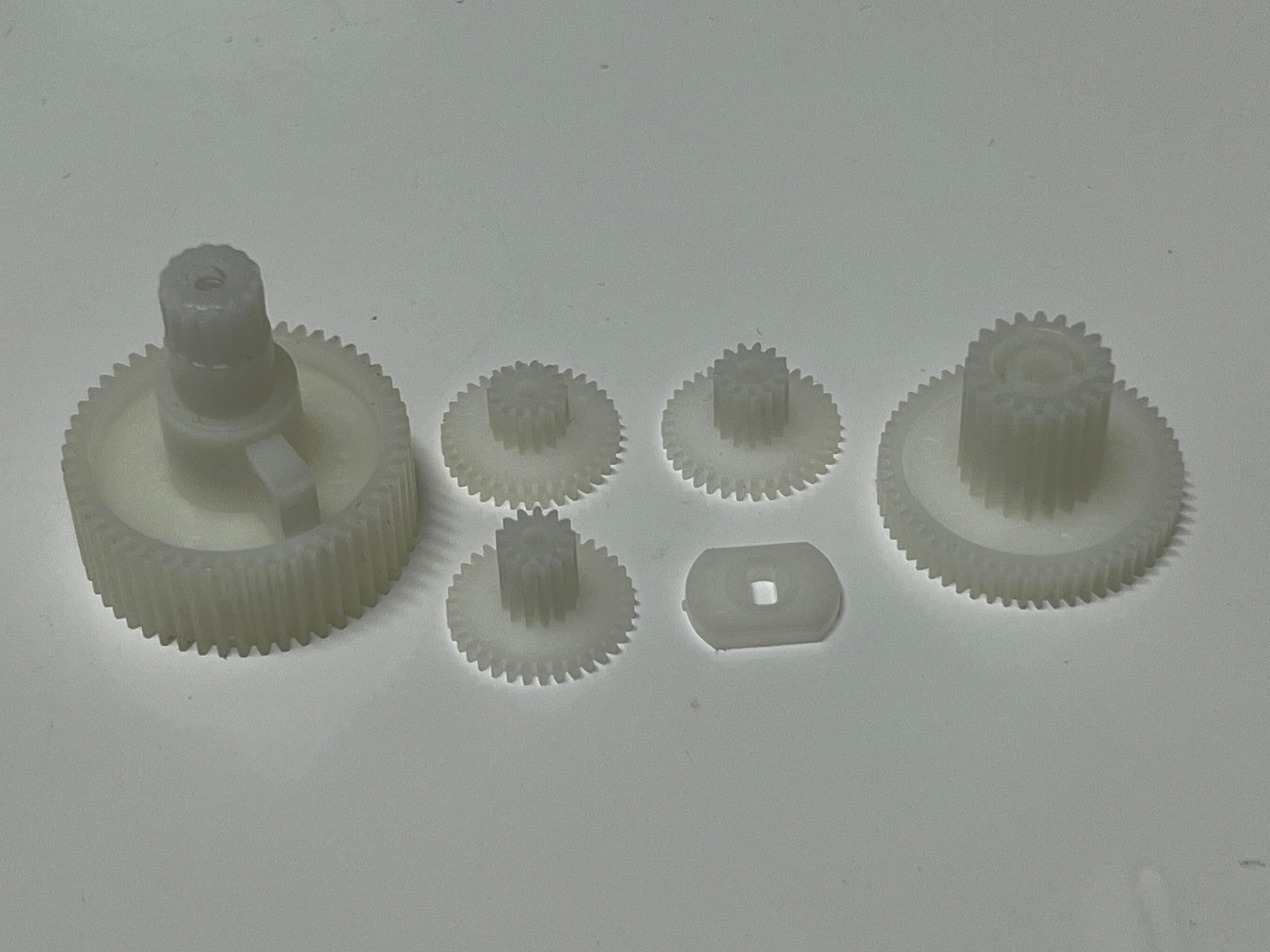 119350 Hitec servo plastic gear set for HS-805BB, 815BB
