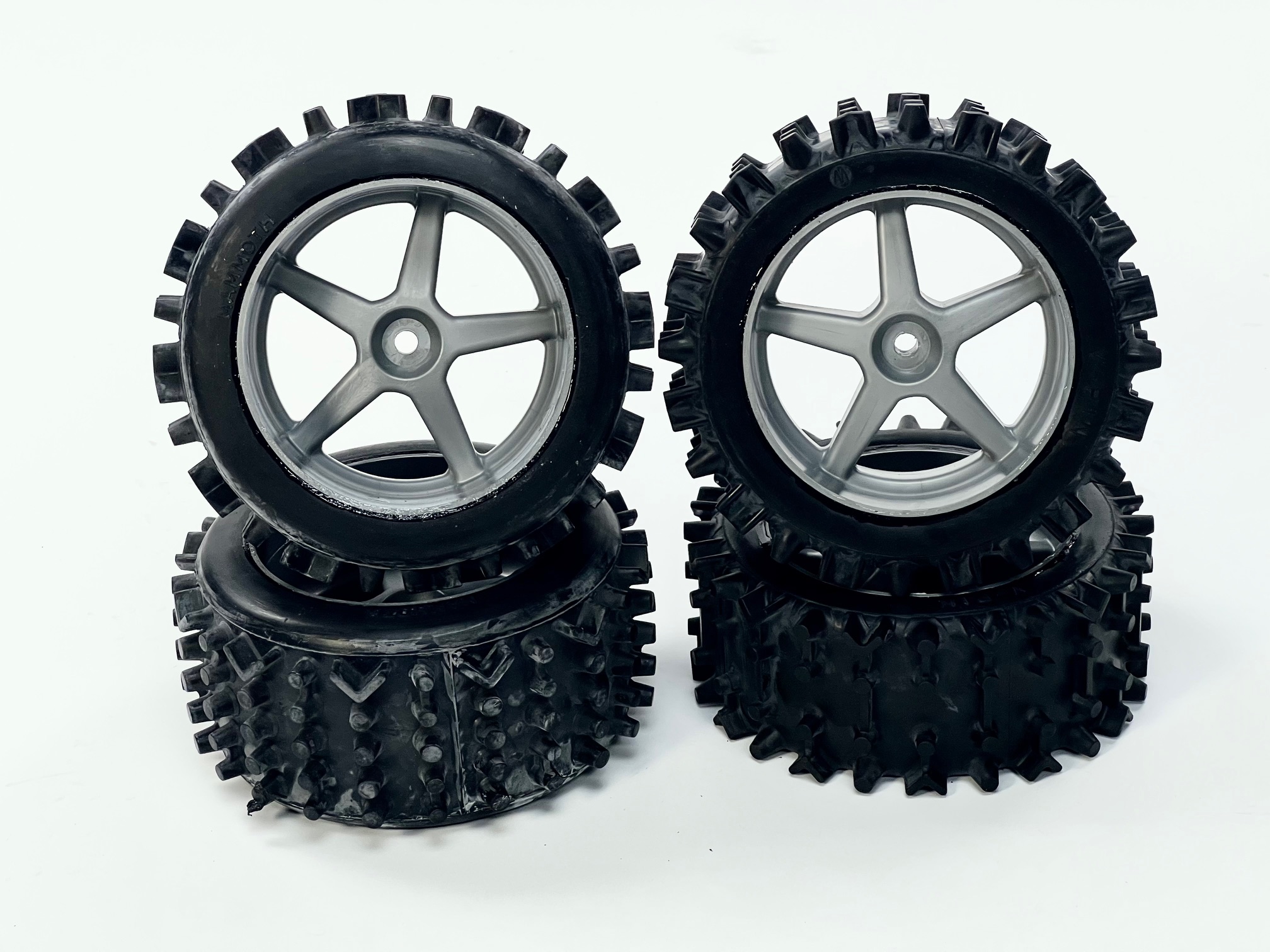 y0617/01 Offroad Super Kombi - Front V-Pin/Heck Mammoth verklebt auf silberne Felge, 2 Paar/4 Stück