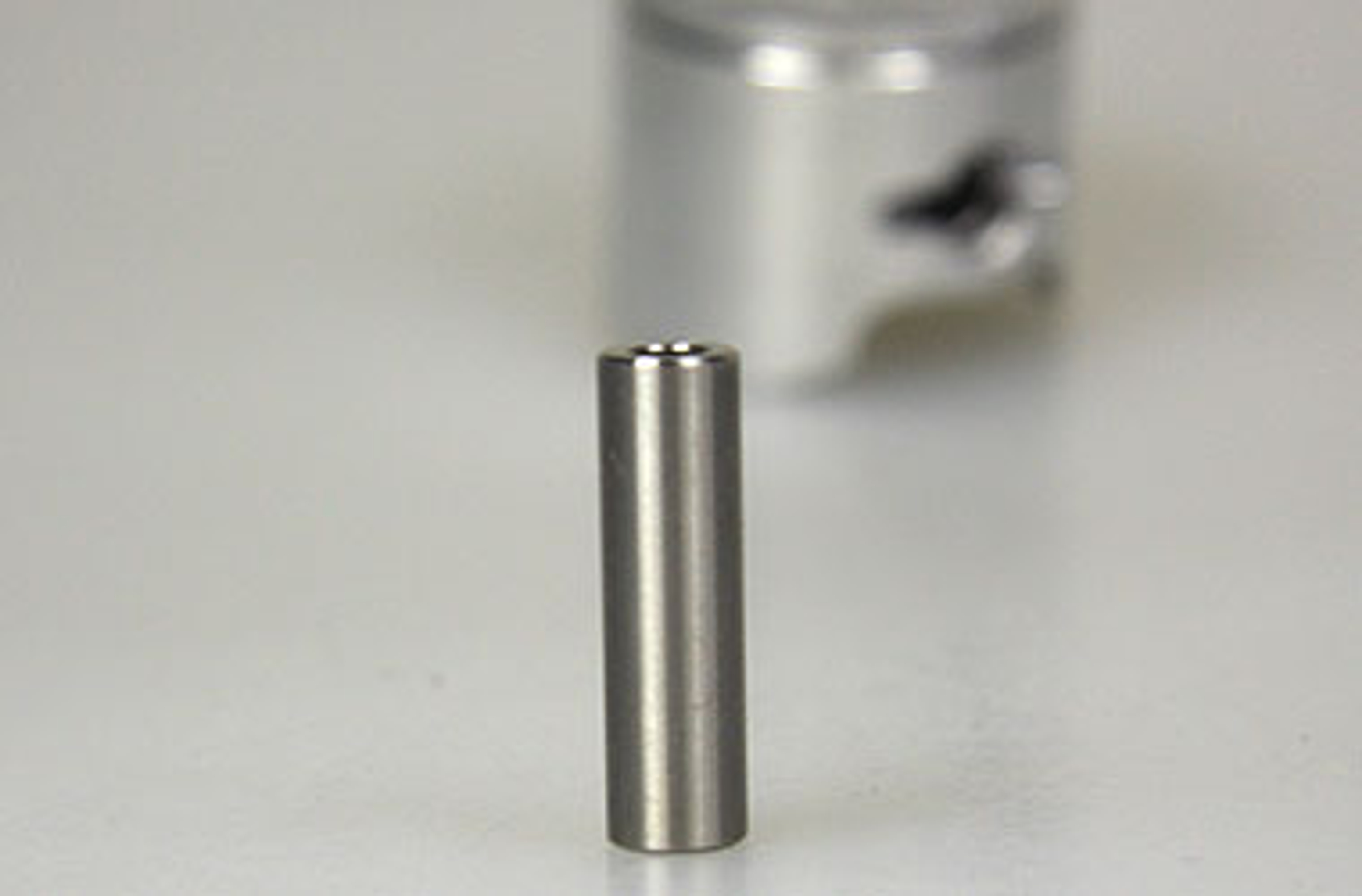 y0472 Piston pin for 29 / 30,5 cm³ big bore kit, 1 pce
