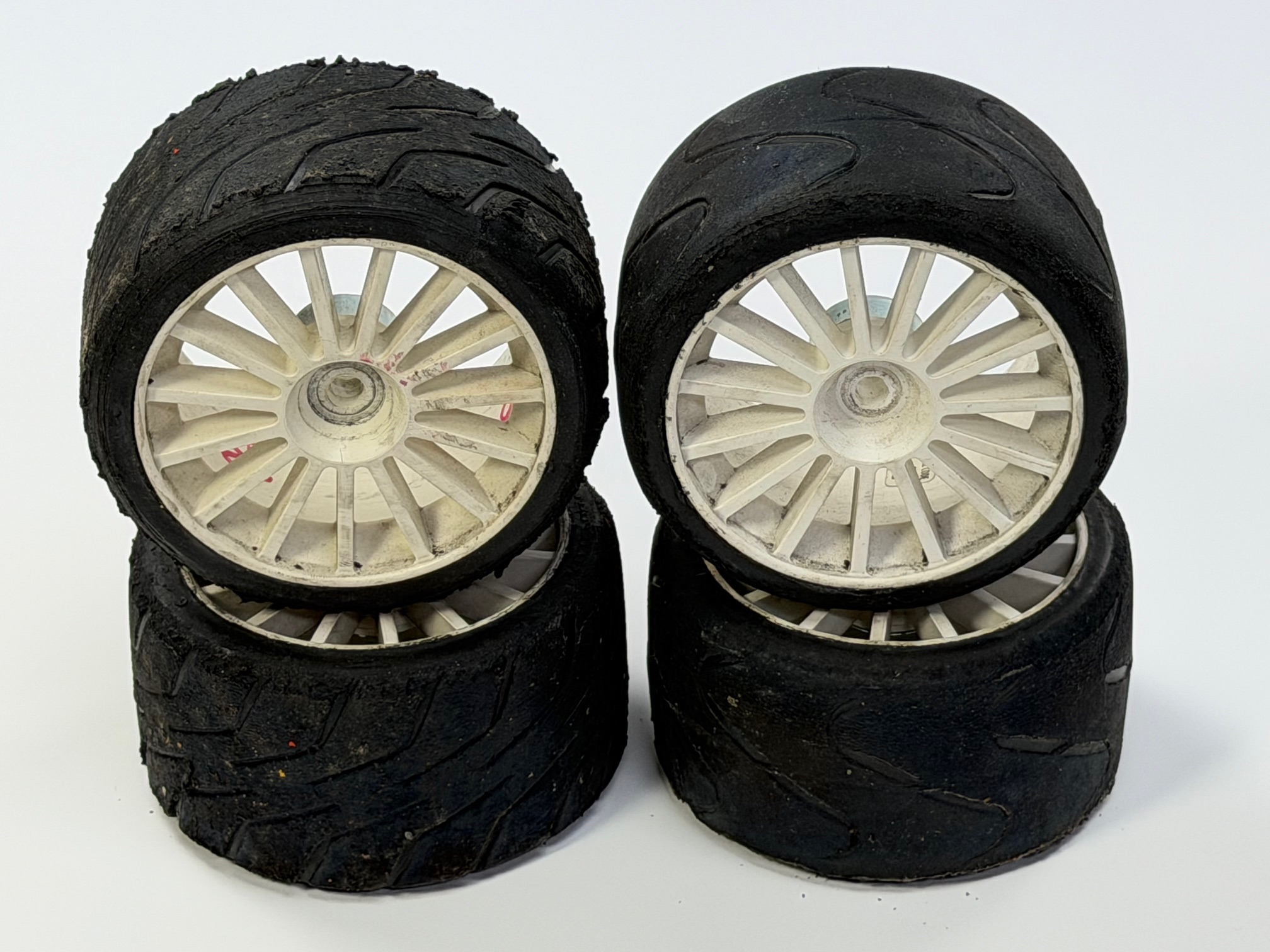 y313 GRP Reifenset auf weißer ATS Felge, 2 Paar, gebraucht