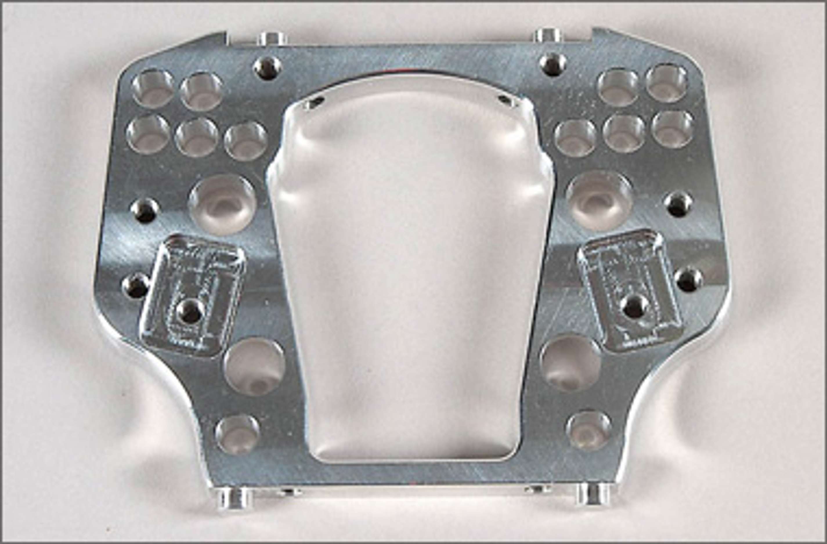 67256 FG  Aluminium front axle mount A Leopard 2WD, 1pce. 67256 FG  Aluminium front axle mount A Leopard 2WD, 1pce.