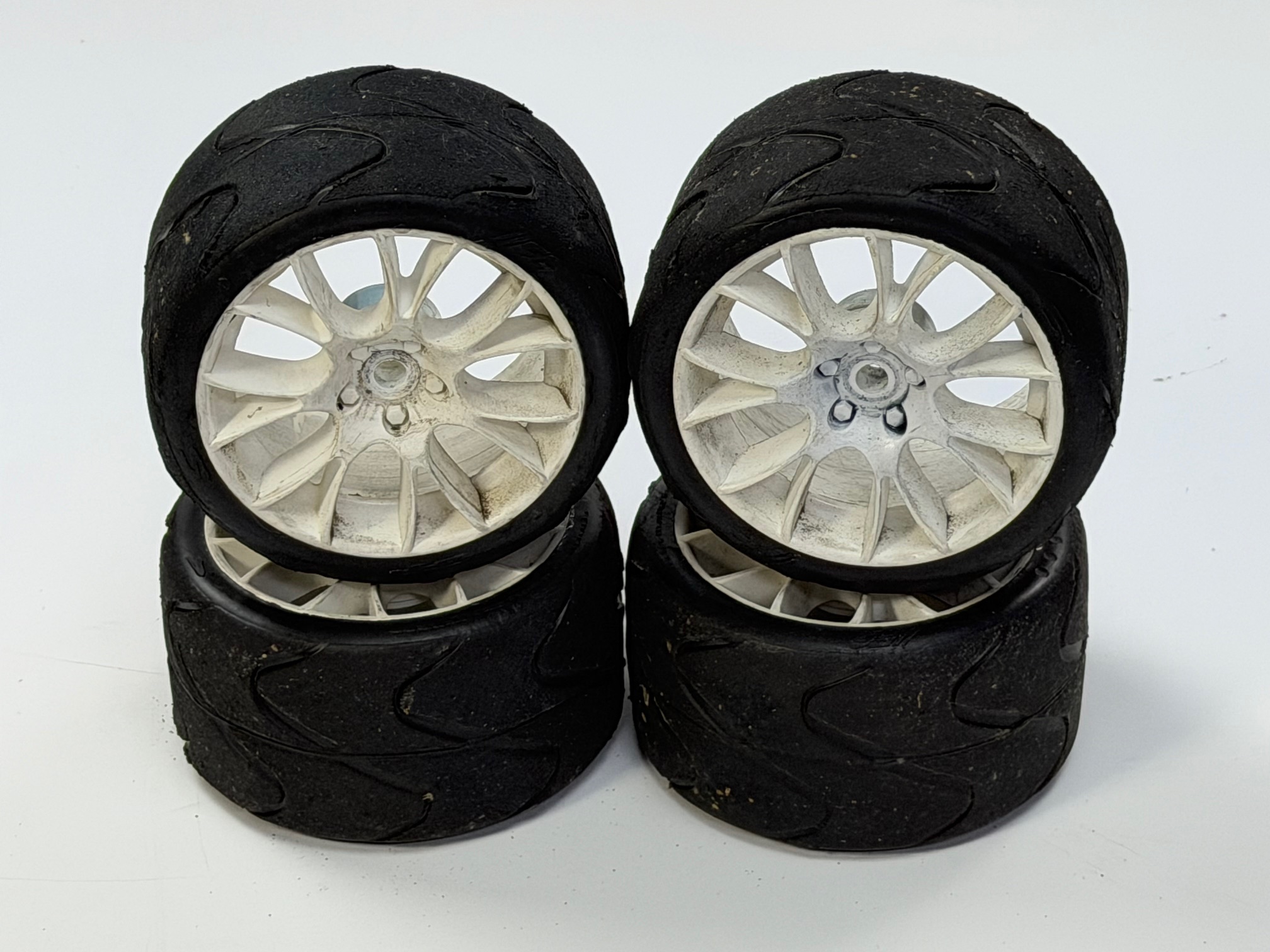 y322 GRP Reifenset auf weißer NEW BBS Felge, 2 Paar, gebraucht