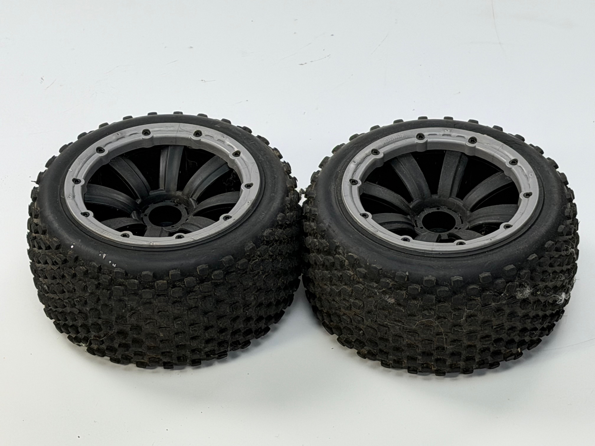 y141 GPM Ultragrip Heckreifen mit 18 mm 4-Kant MadMax Felgen 1 Paar, gebraucht