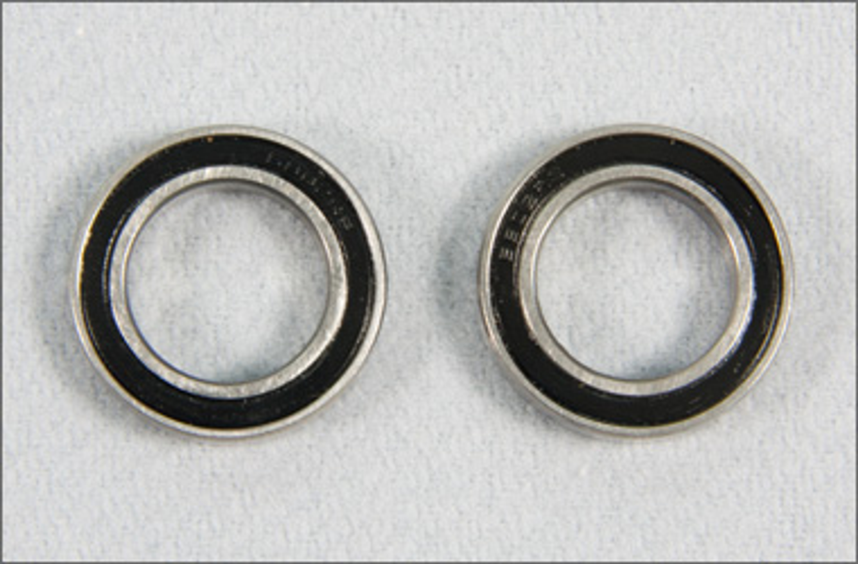 y0621 Ball bearing , 15x24x5 mm, 2 pcs. y0621 Ball bearing , 15x24x5 mm, 2 pcs.