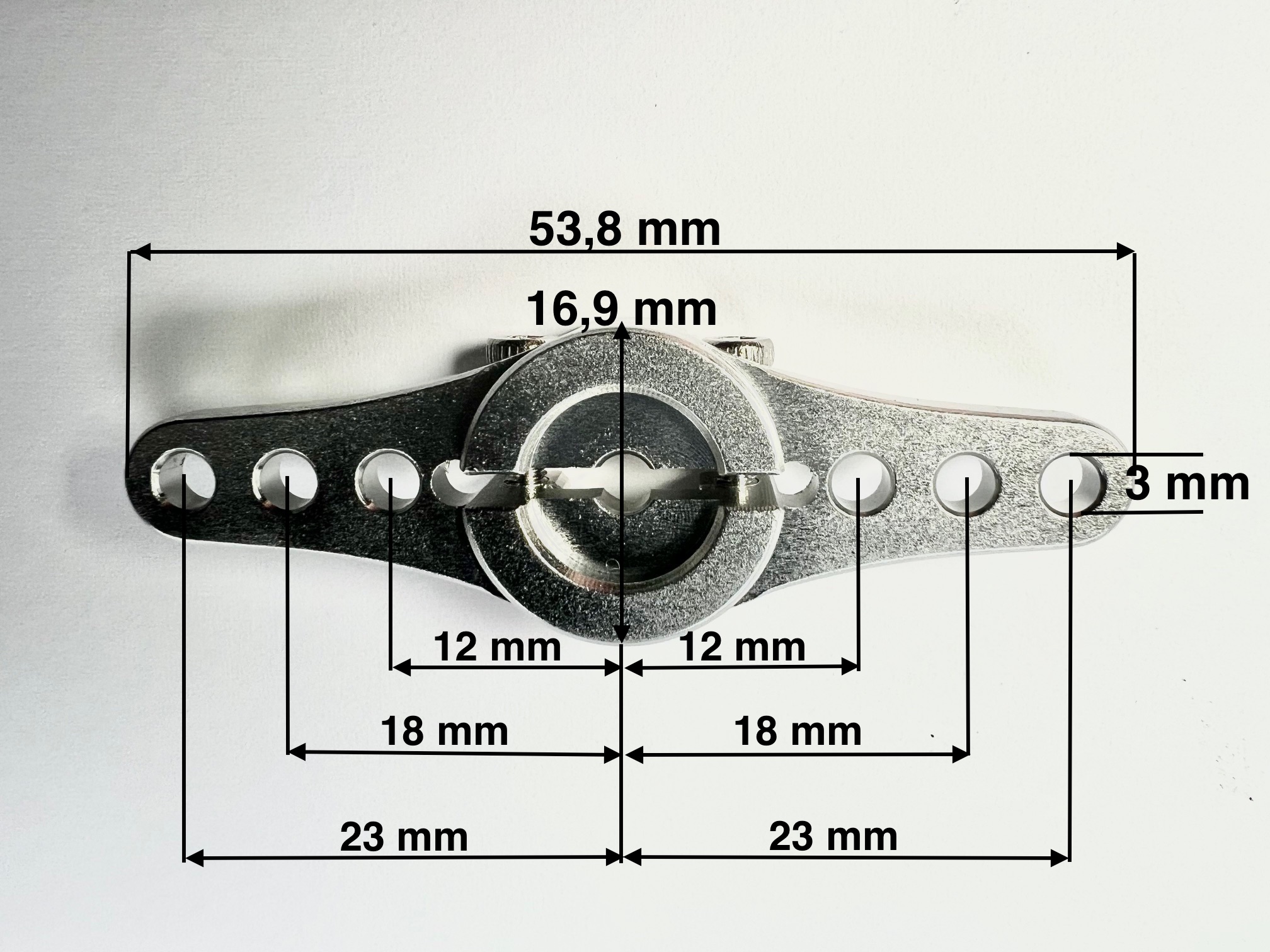 y2006/01 Double-sided split aluminium servo arm 17 teeth, 1 pc. y2006/01 Double-sided split aluminium servo arm 17 teeth, 1 pc.