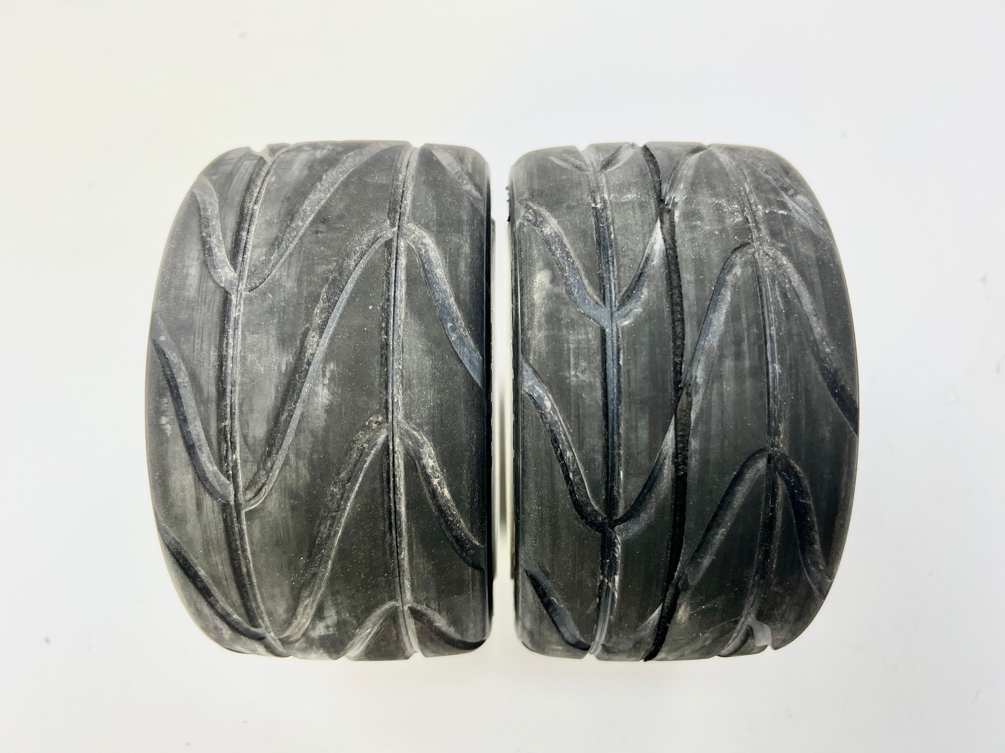 Mammoth Supergrip M for 1:6 and 1:5 offroaders glued, 1 pair, used