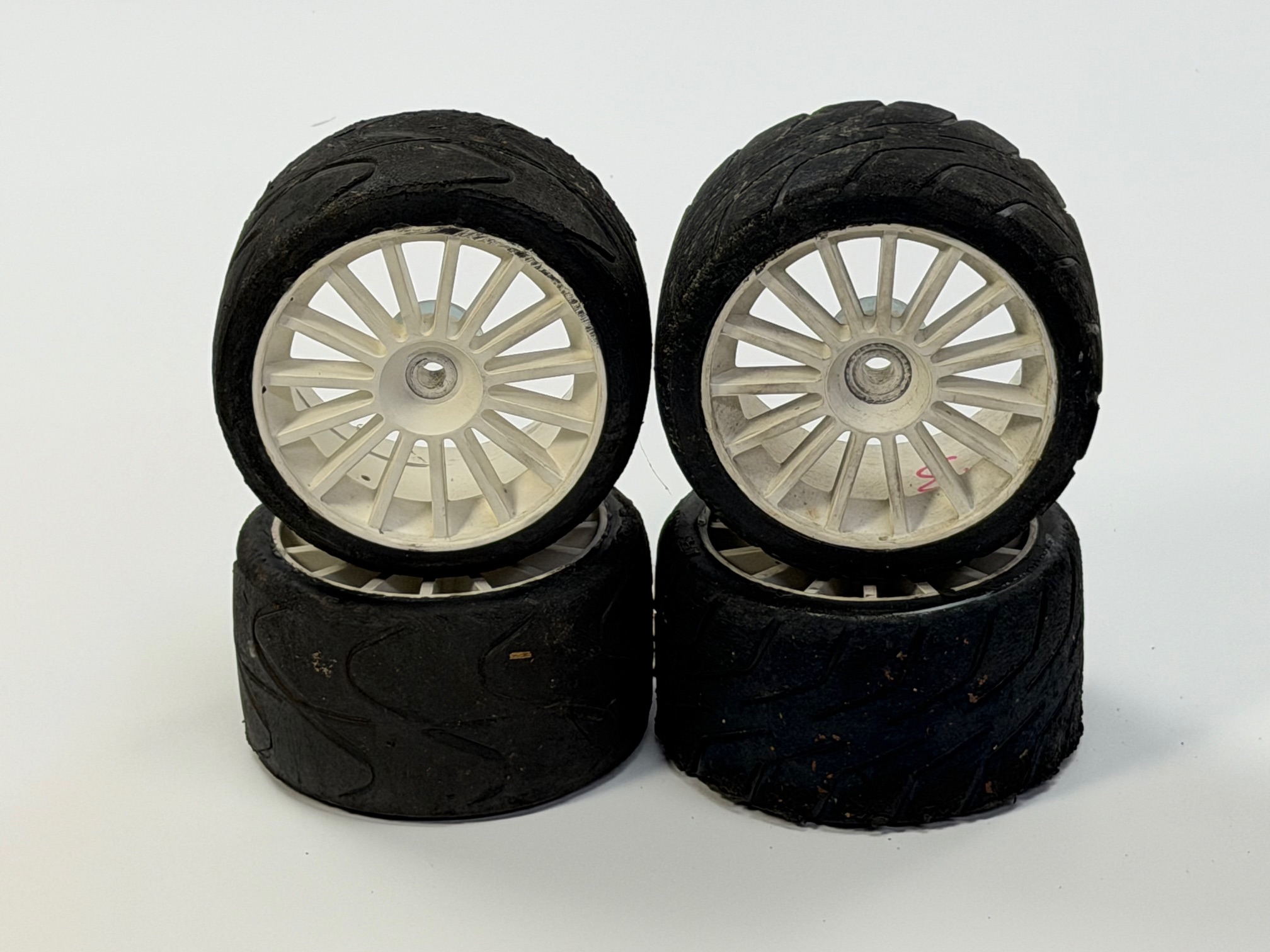 y312 GRP Reifenset auf weißer ATS Felge, 2 Paar, gebraucht