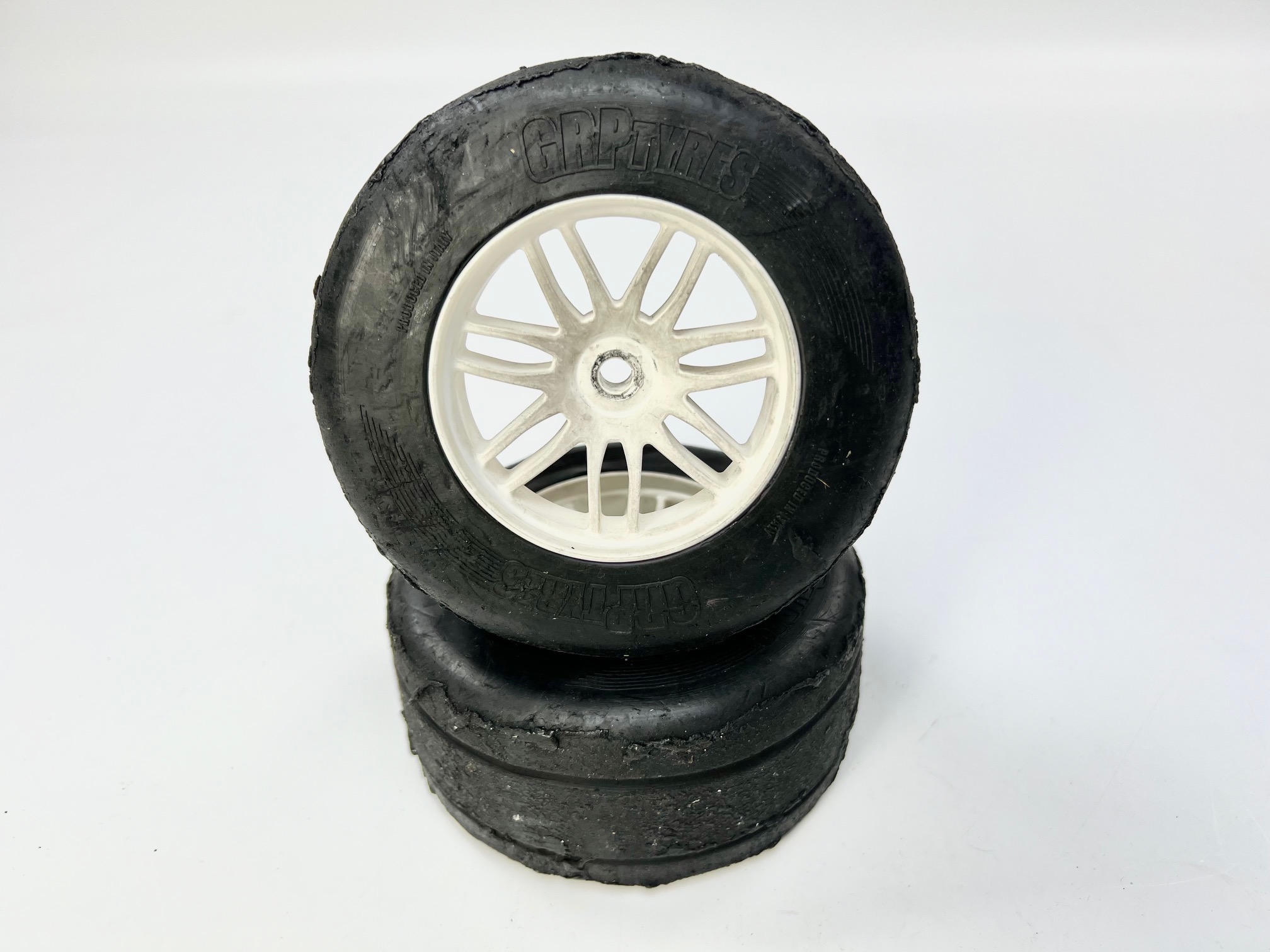 GRP Formel 1 tires S3 vorne, used "2" GRP Formel 1 tires S3 vorne, used "2"