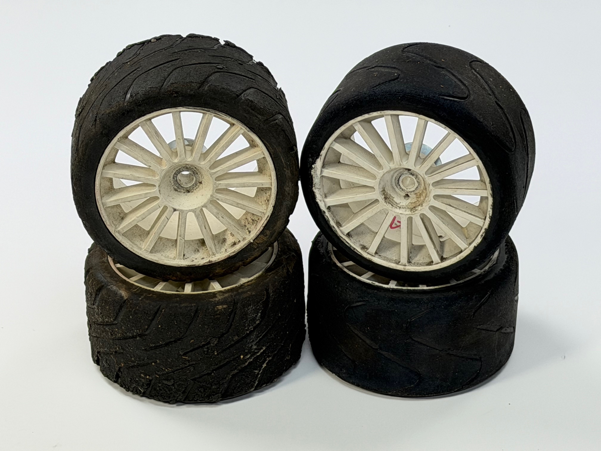 y317 GRP Reifenset auf weißer ATS Felge, 2 Paar, gebraucht