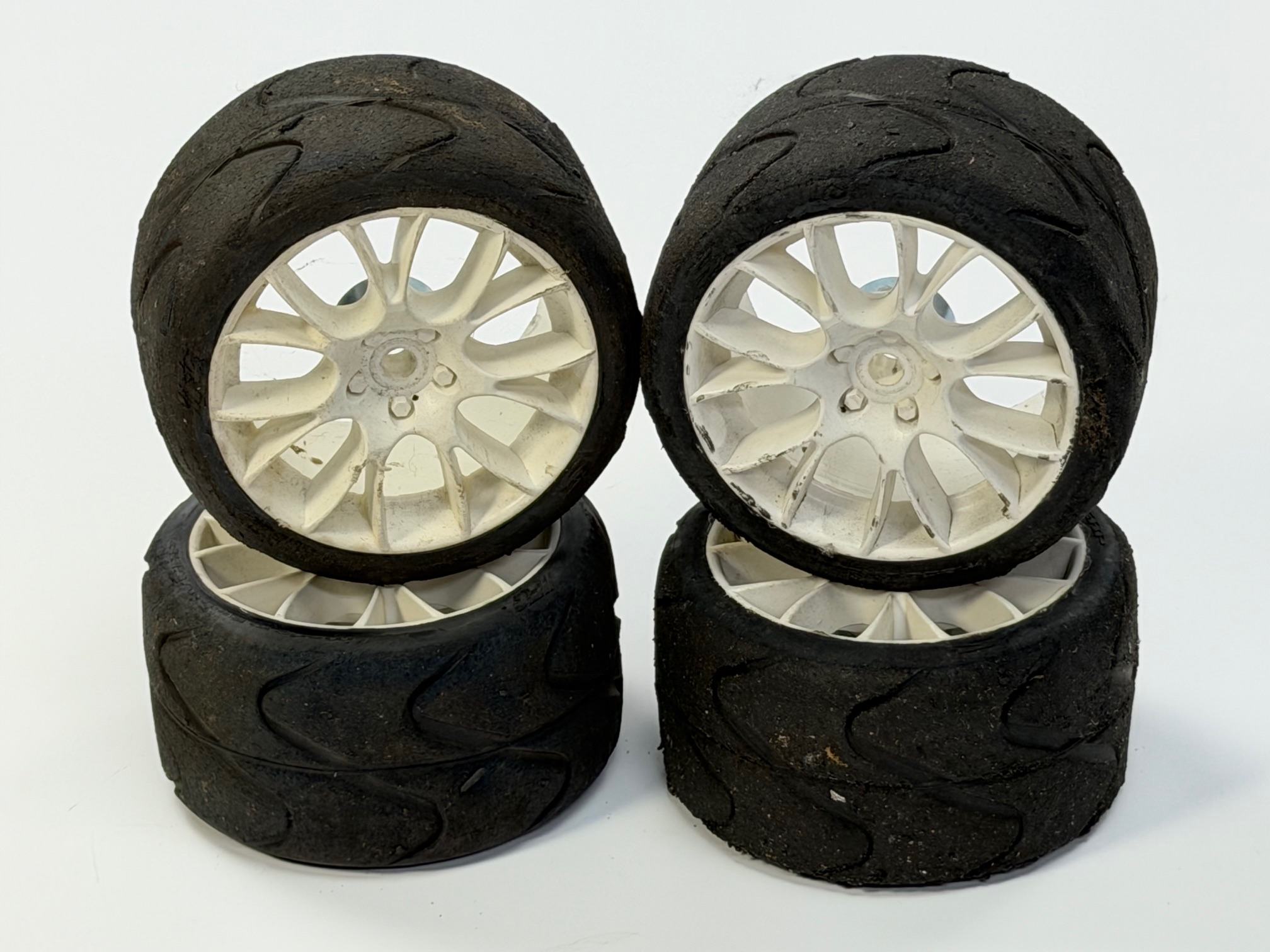 y319 GRP Reifenset auf weißer NEW BBS Felge, 2 Paar, gebraucht