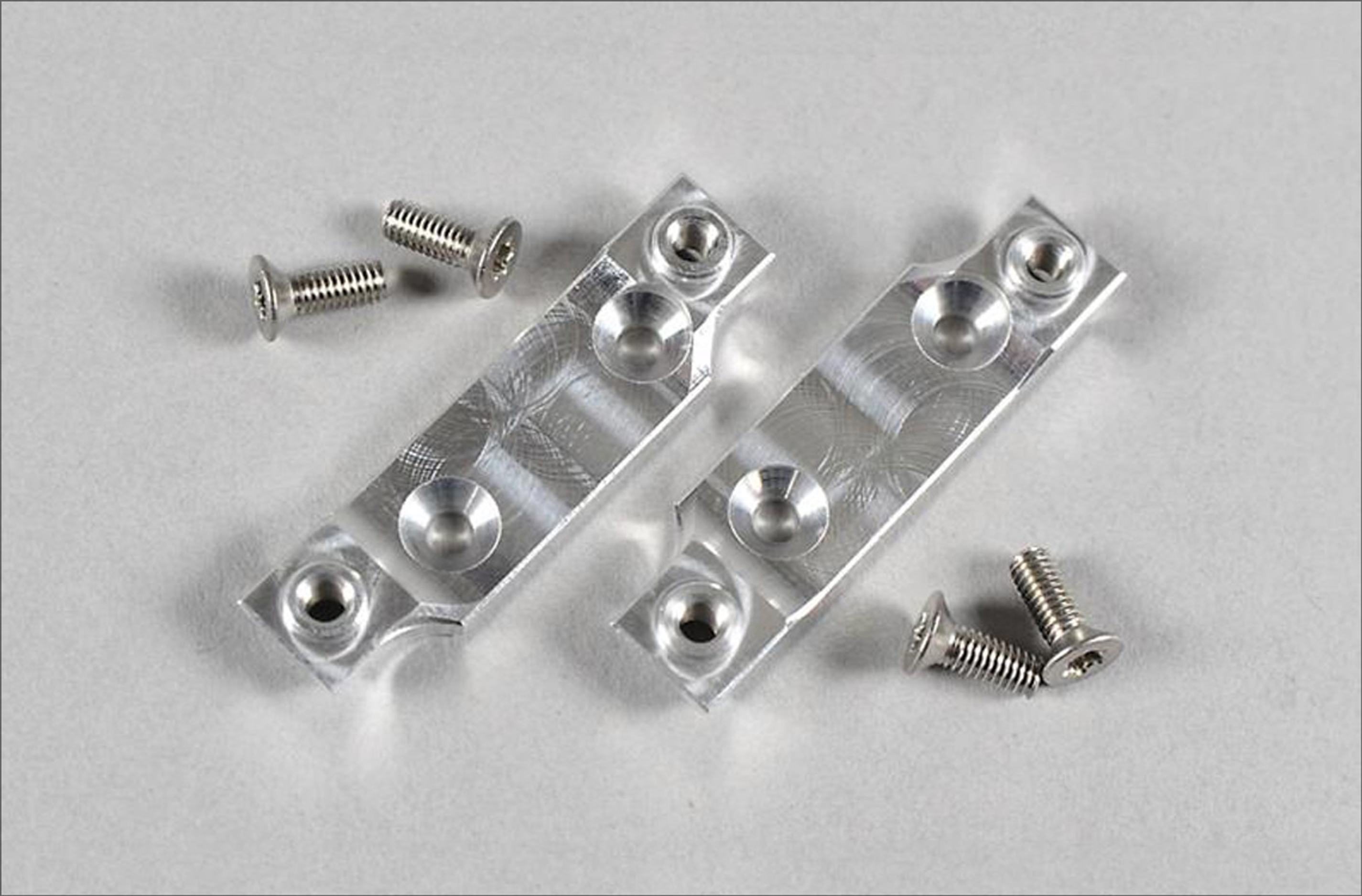 1000-51-R Mecatech adapter plates rear, 2 pcs. 1000-51-R Mecatech adapter plates rear, 2 pcs.