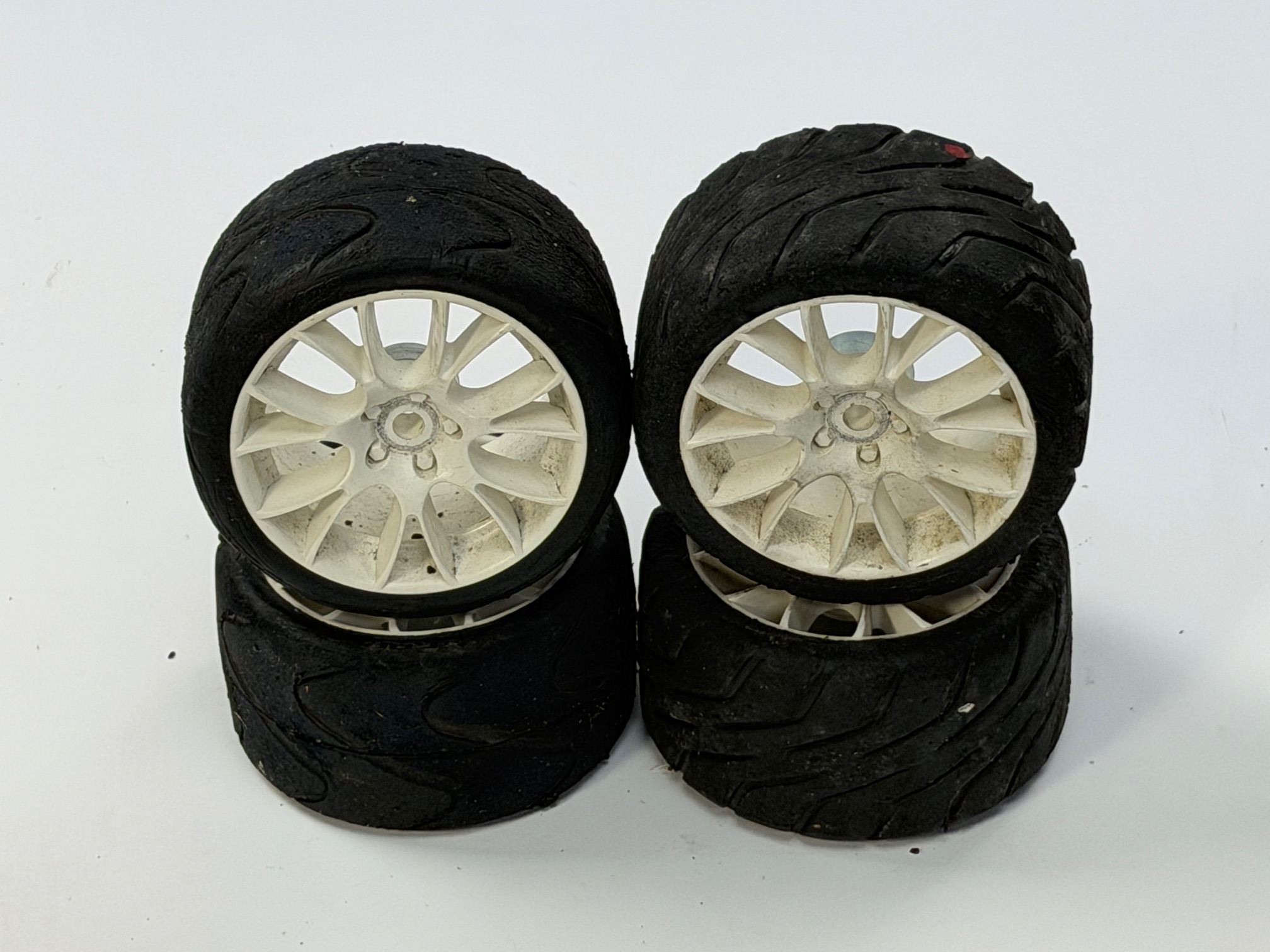 y314 GRP Reifenset auf weißer NEW BBS Felge, 2 Paar, gebraucht