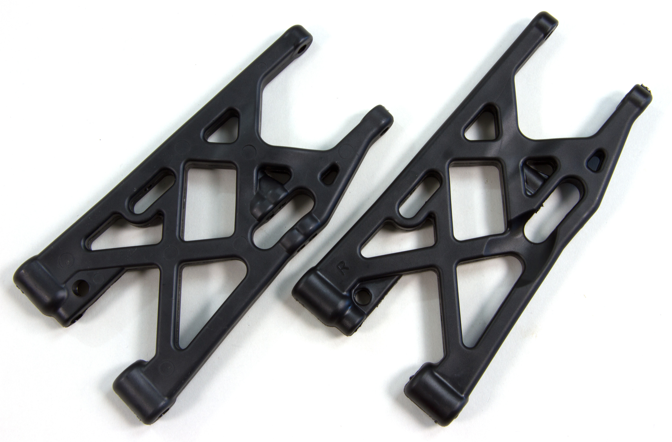 LOSB2076 Losi Rear wishbone arm set 5T, 2 pcs. LOSB2076 Losi Rear wishbone arm set 5T, 2 pcs.