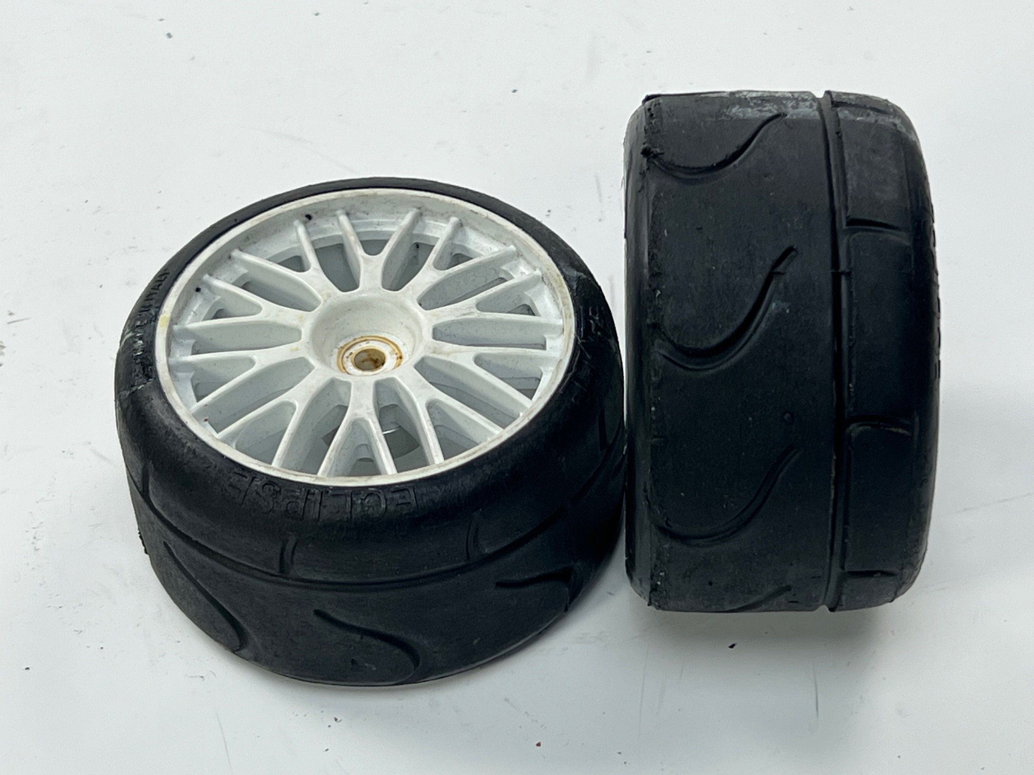 PMT tyre Eclipse 20 on white BBS rims, used "86"