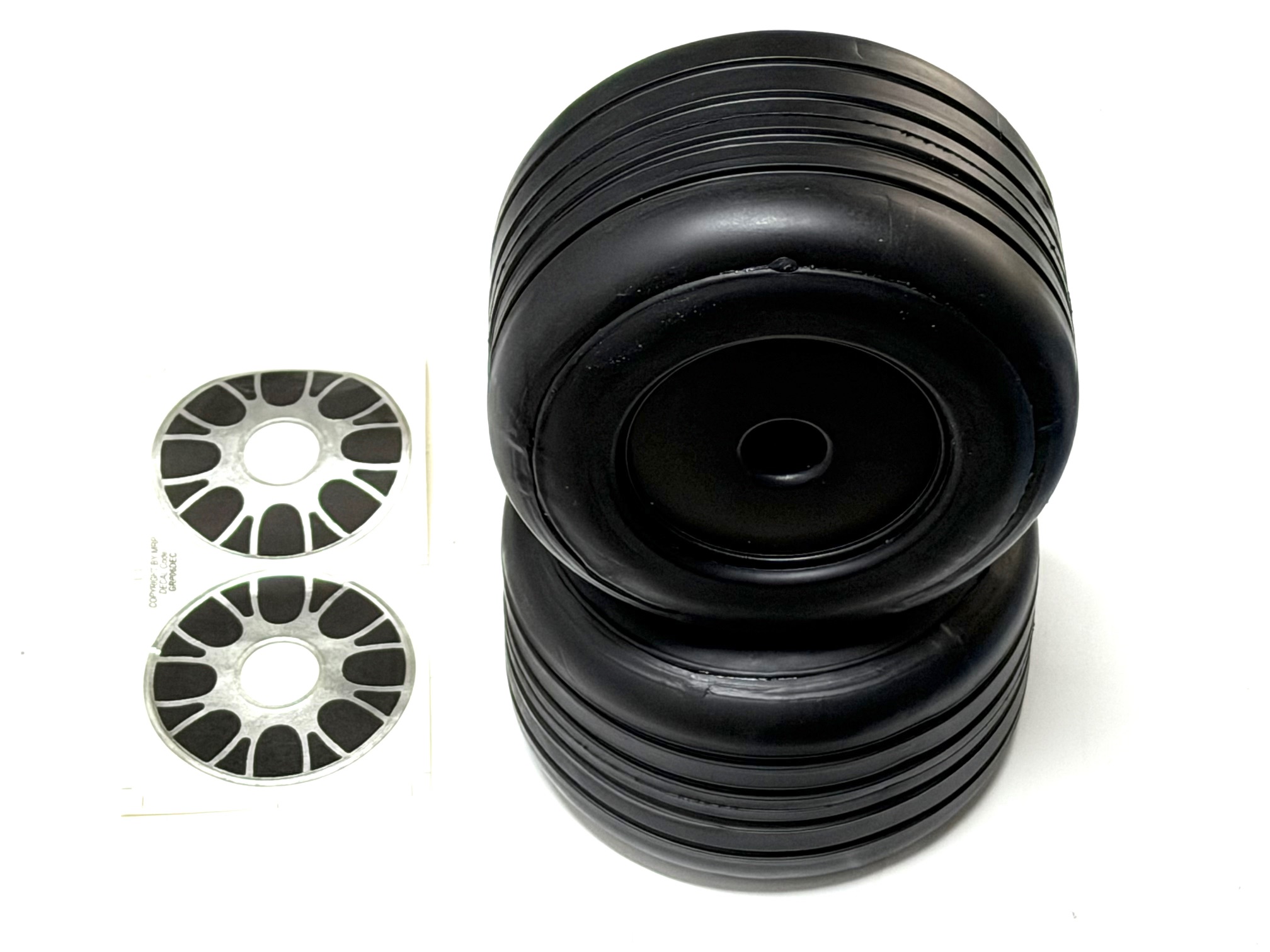 GRP GWK66B Formula 1 tyres 80 mm glued onto black rims 18 mm 4-square, 1 pair