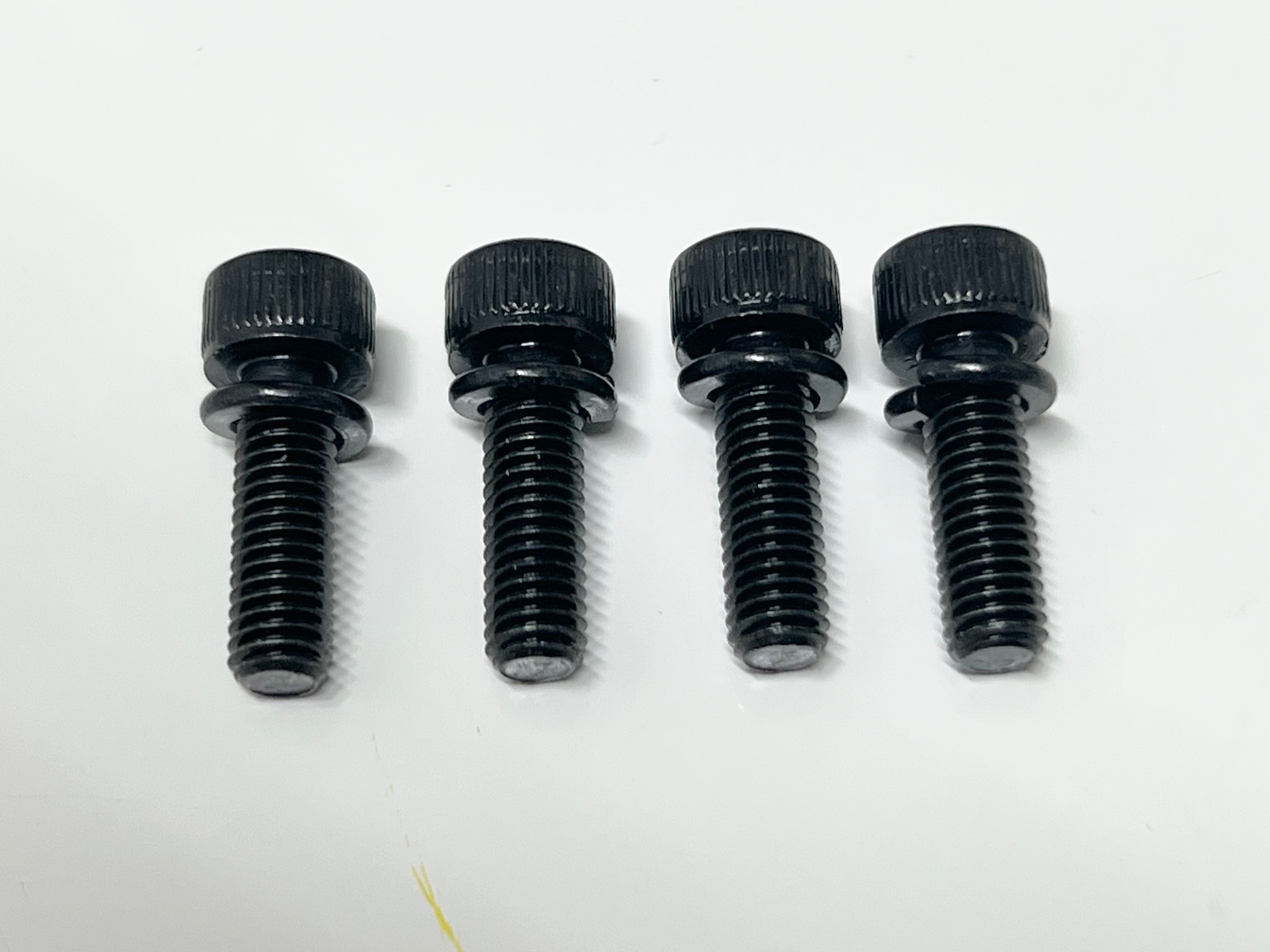 15447 HPI Inbusschraube mit Federscheibe M5x16mm, 4 Stück 15447 HPI Inbusschraube mit Federscheibe M5x16mm, 4 Stück