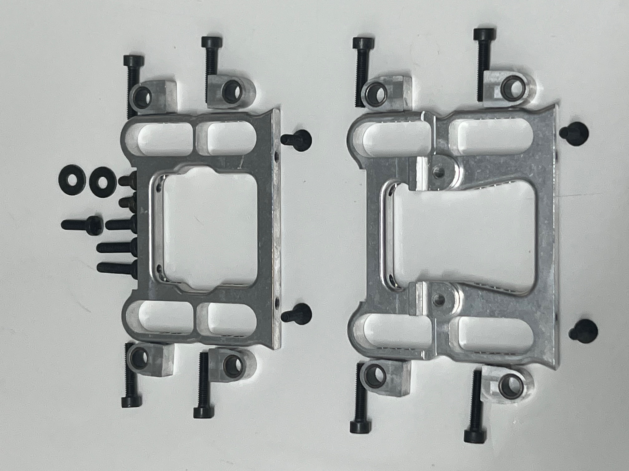 4465 FG Alu-Vorderachsbock A und B verstellbar, Set